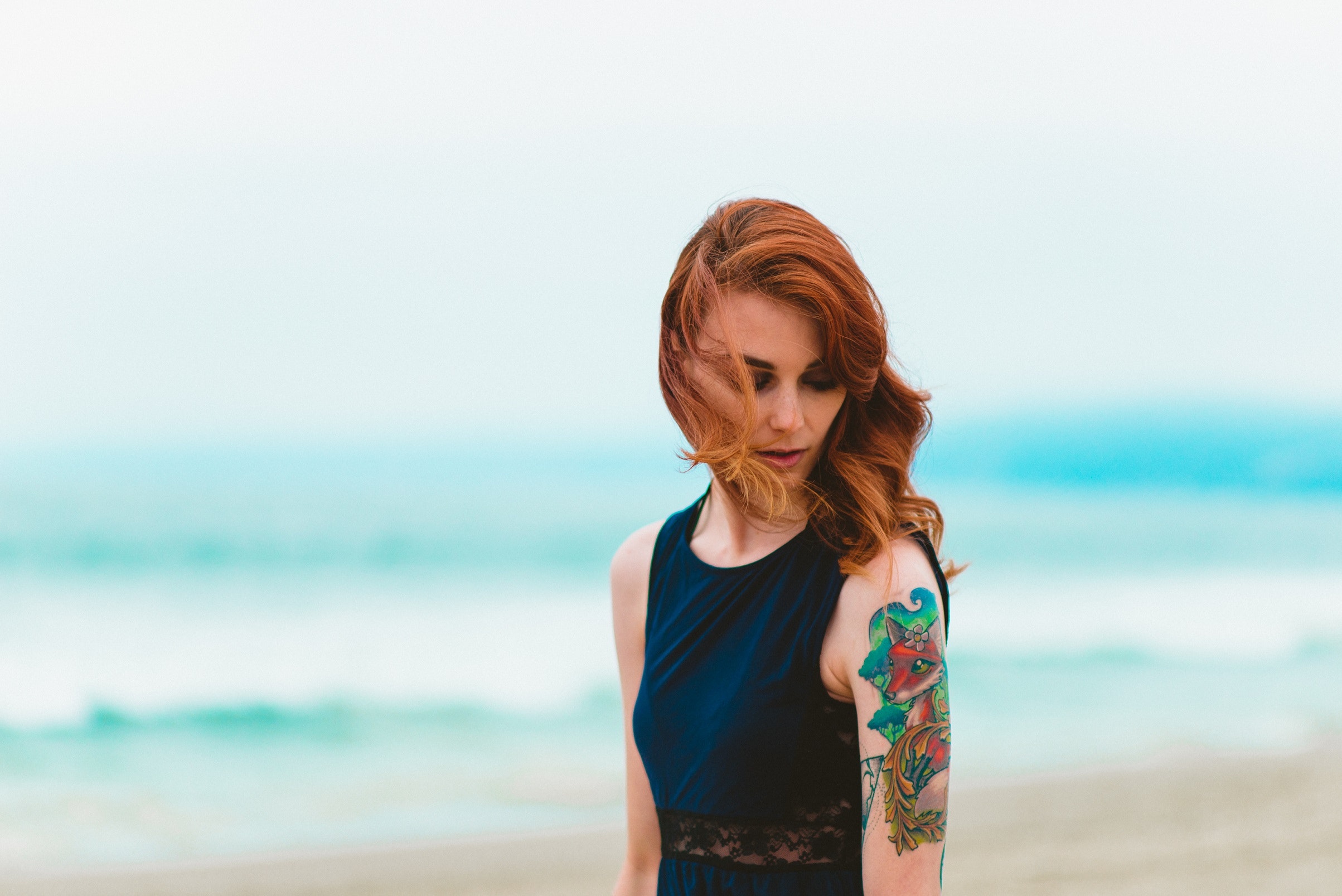Para ser Assistente de Bordo posso ter tatuagens e piercings? EN